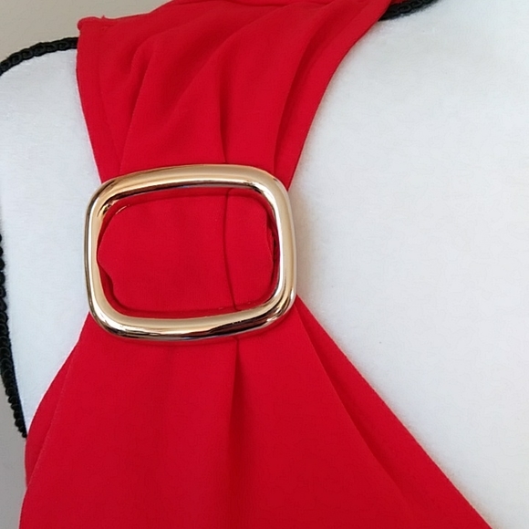 NEW Tahari Buckle Scrunch V Neck Top M Red - Picture 5 of 13